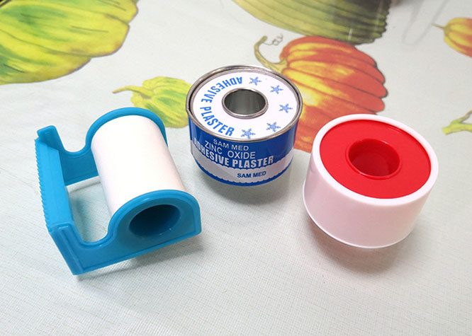 Zinc Oxide Adhesive Tape Roll for Medical and Sports Fixation
